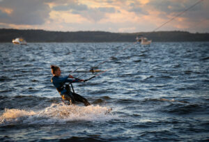 windsurf w zatoce puckiej, morze bałtyckie, apartament nad morzem